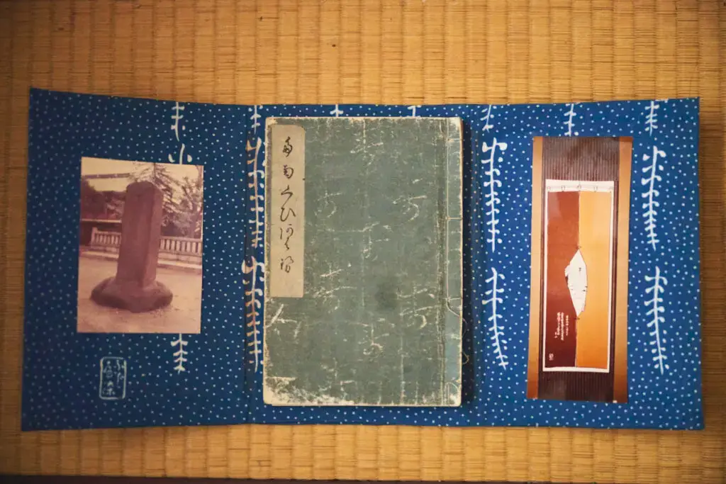 When did Tenugui start to have designs?